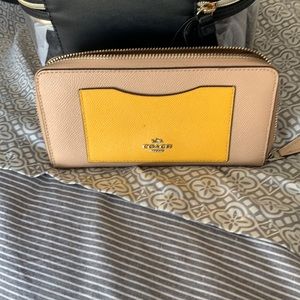 adorable coach wallet
